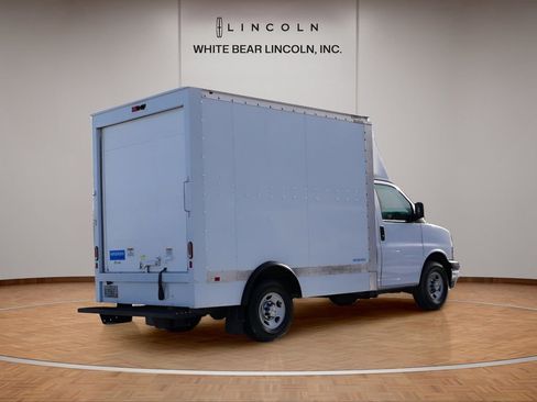 Used 2023 Chevrolet Express 3500 w/ Power Convenience Package image 5