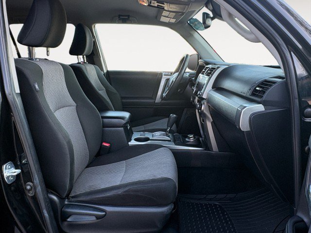 Used 2021 Toyota 4Runner SR5 AWD/4WD image 10