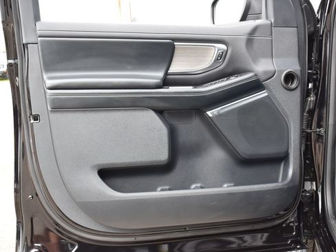 Certified 2025 Ford Expedition Platinum AWD/4WD image 22