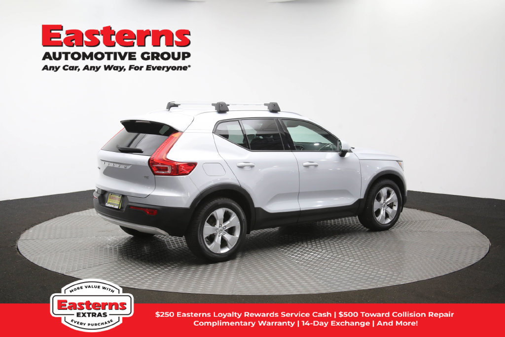 Used 2021 Volvo XC40 T4 Momentum FWD image 41