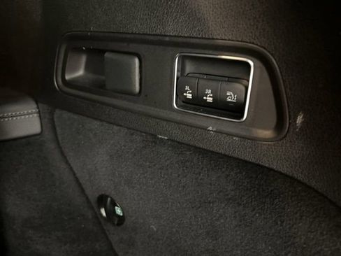 Used 2023 Mercedes-Benz GLS 450 4MATIC w/ AMG Line Exterior image 29