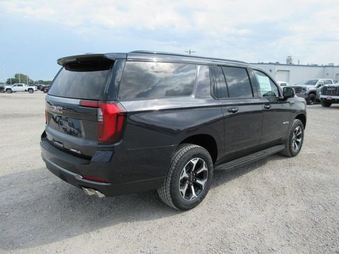 New 2026 GMC Yukon XL AT4 AWD/4WD image 4