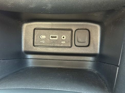 Used 2022 Chevrolet Equinox LT w/ LPO, Floor Liner Package FWD image 7