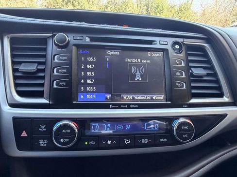 Used 2019 Toyota Highlander Plus image 9