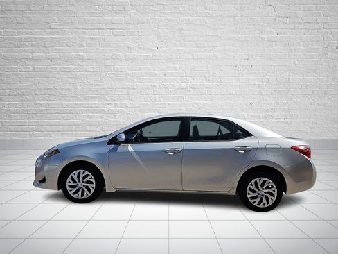 Used 2019 Toyota Corolla LE FWD image 2