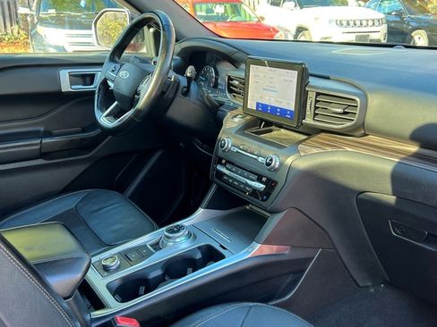 Certified 2020 Ford Explorer Limited image 9