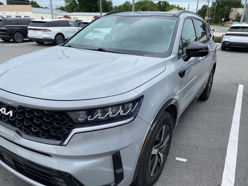 Used 2022 Kia Sorento EX w/ Panoramic Sunroof Package FWD image 1
