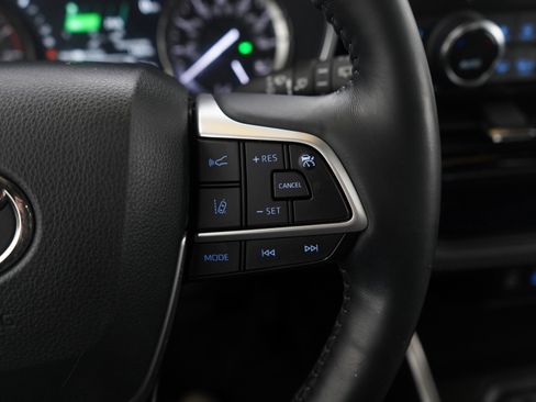 Used 2022 Toyota Highlander XSE image 26