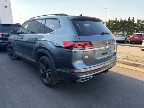 Used 2021 Volkswagen Atlas SE w/ Panoramic Sunroof Package FWD image 3
