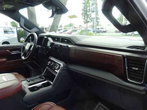 Certified 2024 GMC Sierra 2500 Denali Ultimate image 21