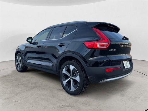 Certified 2025 Volvo XC40 B5 Core image 26