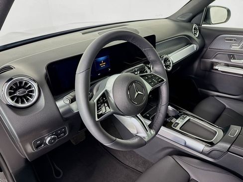 Used 2025 Mercedes-Benz GLB 250 GLB 250 image 4