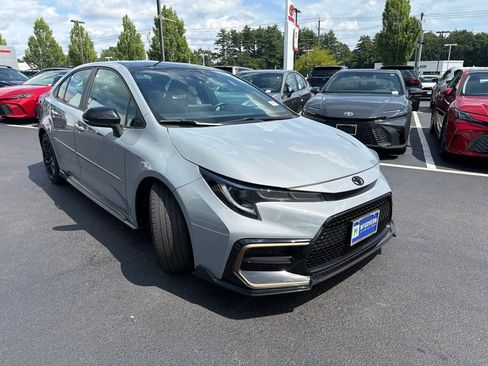 Used 2021 Toyota Corolla SE w/ Carpet Mat Package (TMS) FWD image 3