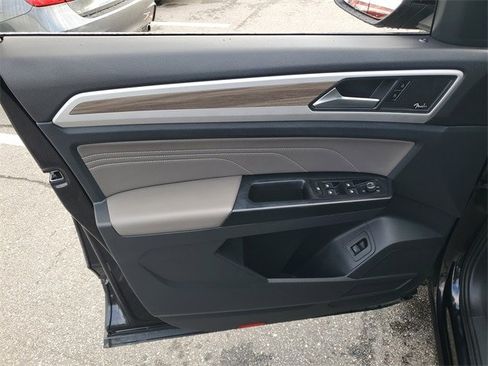 Certified 2021 Volkswagen Atlas SEL Premium image 16