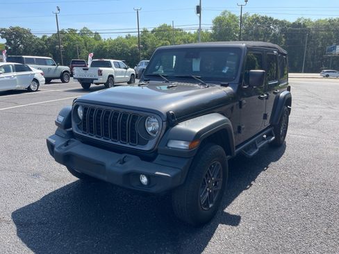 Used 2024 Jeep Wrangler Unlimited Sport AWD/4WD image 3