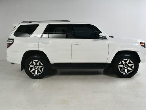 Used 2018 Toyota 4Runner SR5 Premium image 4