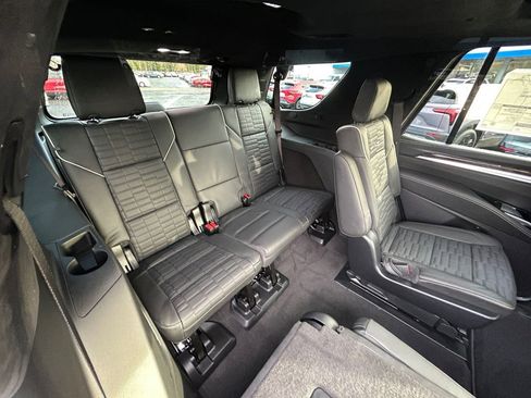 New 2026 Cadillac Escalade Platinum Sport w/ LPO, ONYX Package image 35