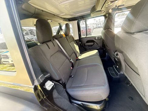 Used 2023 Jeep Wrangler Unlimited Rubicon 4xe w/ Steel Bumper Group image 32