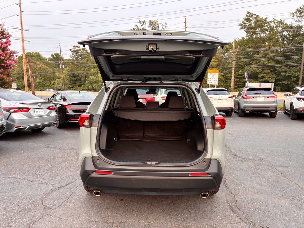 Used 2021 Toyota RAV4 XLE FWD image 11