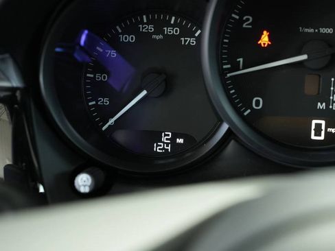 New 2025 Porsche Macan image 15