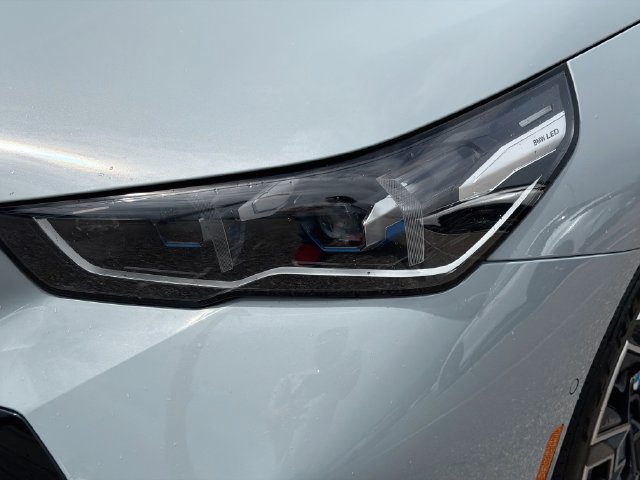 Used 2026 BMW i5 eDrive40 w/ M Sport Package RWD image 9