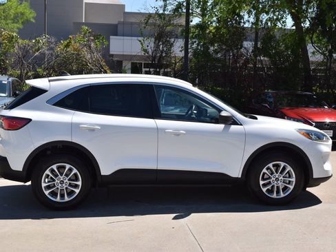 Certified 2022 Ford Escape SE w/ Convenience Package AWD/4WD image 6