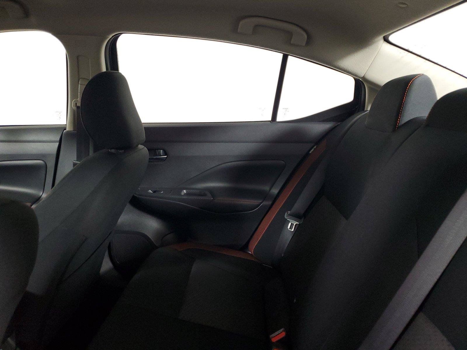 Used 2025 Nissan Versa SR FWD image 11