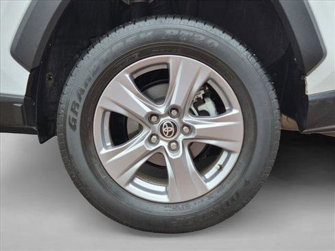 Used 2025 Toyota RAV4 XLE FWD image 22