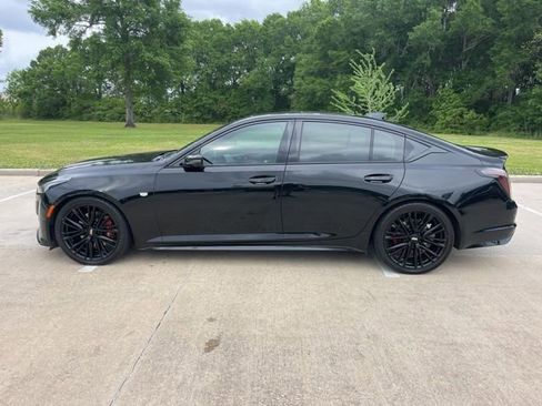 Used 2021 Cadillac CT5 Sport image 2