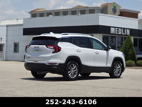 Used 2024 GMC Terrain SLT w/ Infotainment Package II AWD/4WD image 7