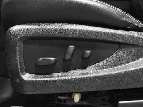 Used 2017 GMC Yukon SLT image 4