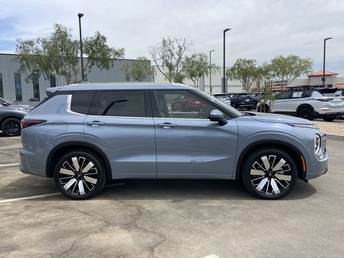 New 2026 Mitsubishi Outlander SEL FWD image 2