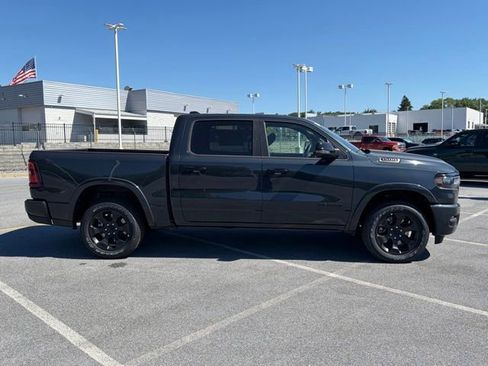 New 2026 RAM 1500 4x4 Crew Cab image 7