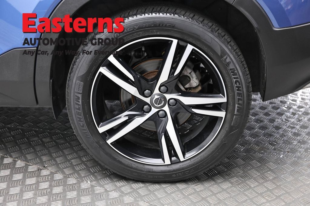 Used 2020 Volvo XC40 T5 R-Design AWD/4WD image 10