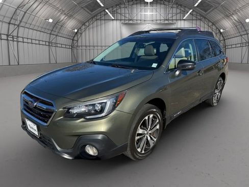 Used 2018 Subaru Outback 3.6R Limited image 11