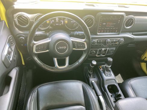 Used 2022 Jeep Wrangler Unlimited Sahara w/ Cold Weather Group AWD/4WD image 19