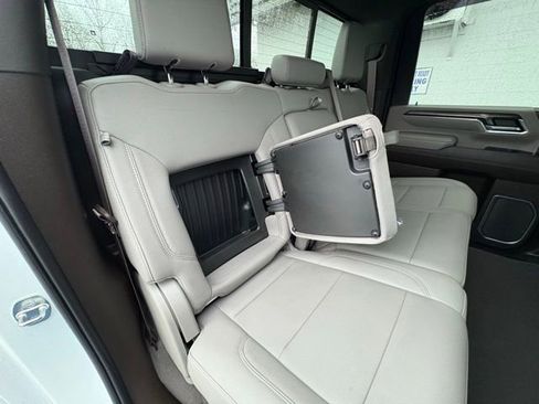 Used 2024 Chevrolet Silverado 2500 LTZ w/ LTZ Plus Package image 33