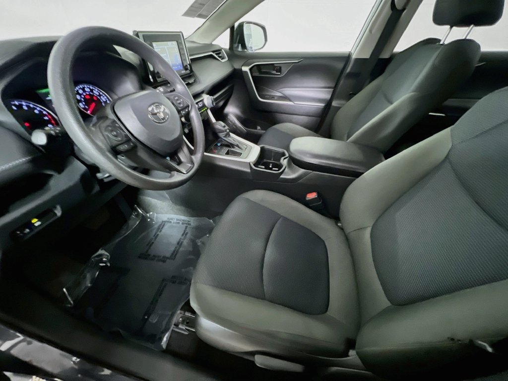 Used 2022 Toyota RAV4 LE FWD image 12