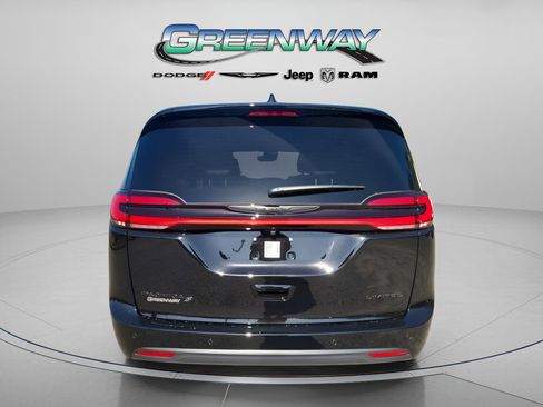 New 2026 Chrysler Pacifica Limited image 2