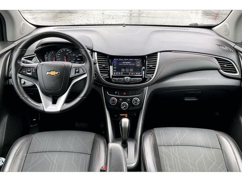 Used 2021 Chevrolet Trax LT w/ Driver Confidence Package AWD/4WD image 16