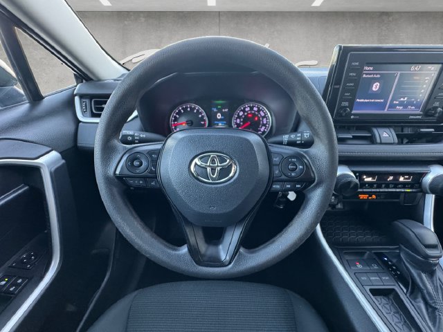 Used 2021 Toyota RAV4 LE FWD image 21