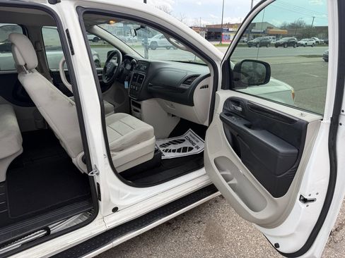 Used 2013 Dodge Grand Caravan American Value Package image 19