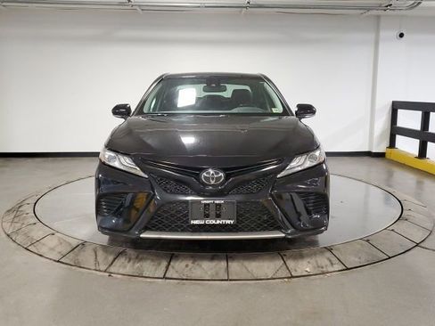 Used 2019 Toyota Camry XSE image 3