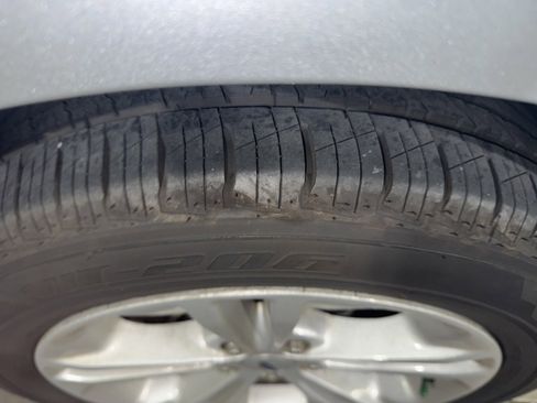 Used 2018 Ford Taurus SE image 10