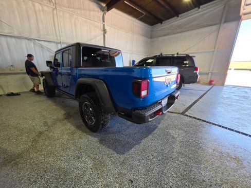 Used 2023 Jeep Gladiator Rubicon w/ Cold Weather Group AWD/4WD image 6