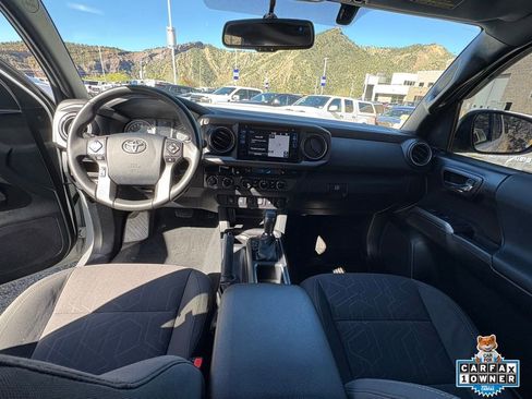 Used 2017 Toyota Tacoma TRD Sport image 4