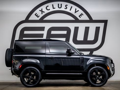 Used 2023 Land Rover Defender 90 X-Dynamic SE AWD/4WD image 9