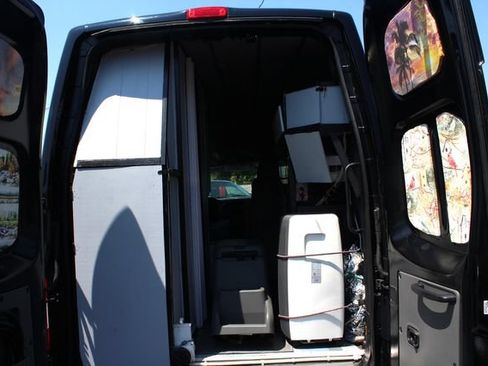 Used 2019 Nissan NV 3500 SL w/ Navigation Package RWD image 17