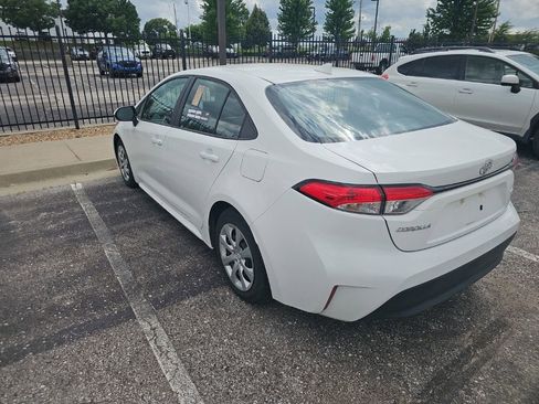 Used 2025 Toyota Corolla LE FWD image 7