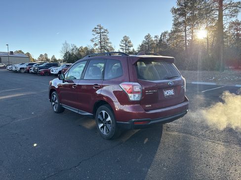 Used 2017 Subaru Forester 2.5i Premium w/ All-Weather Package image 7
